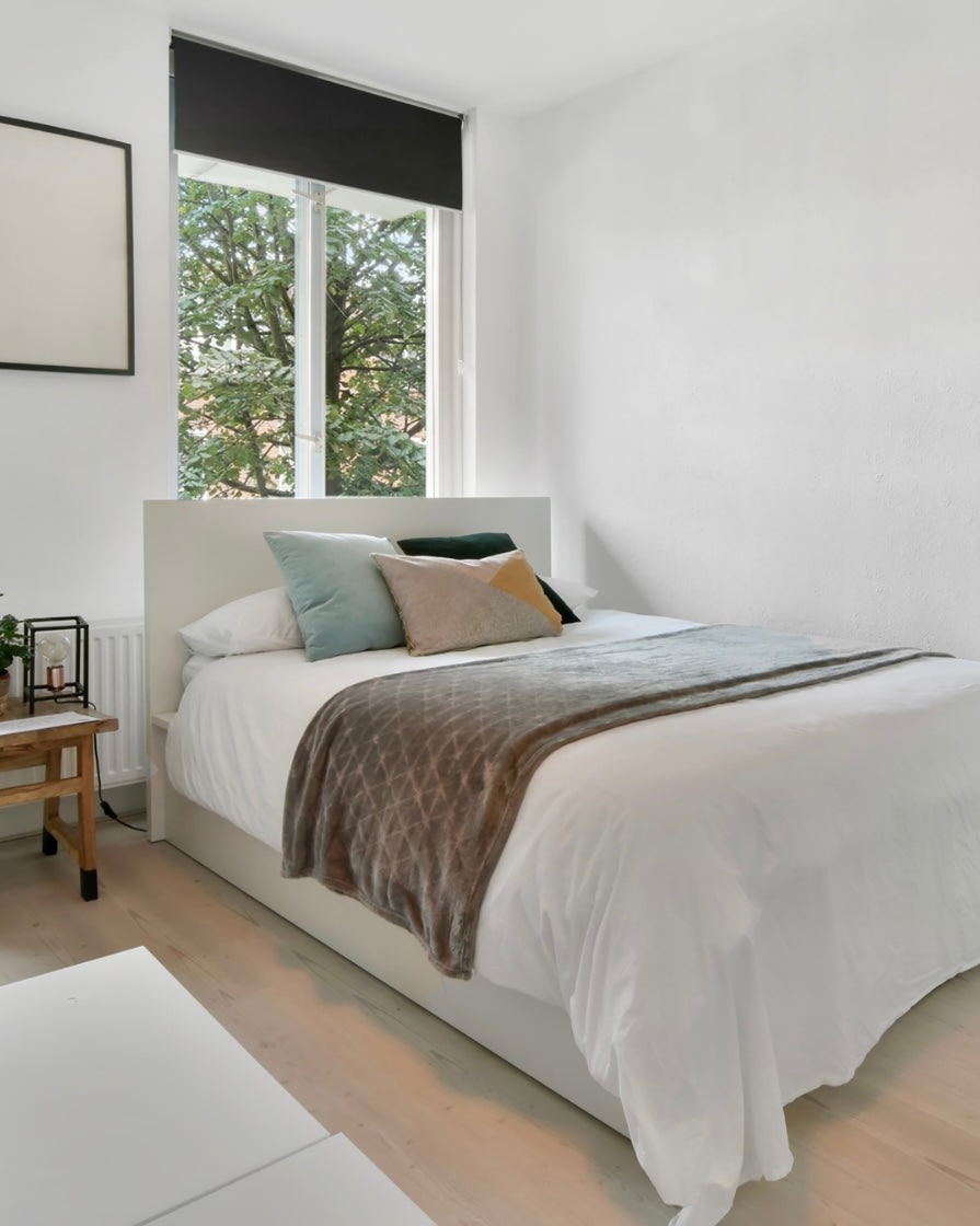 Great ideas to jazz up a small bedroom