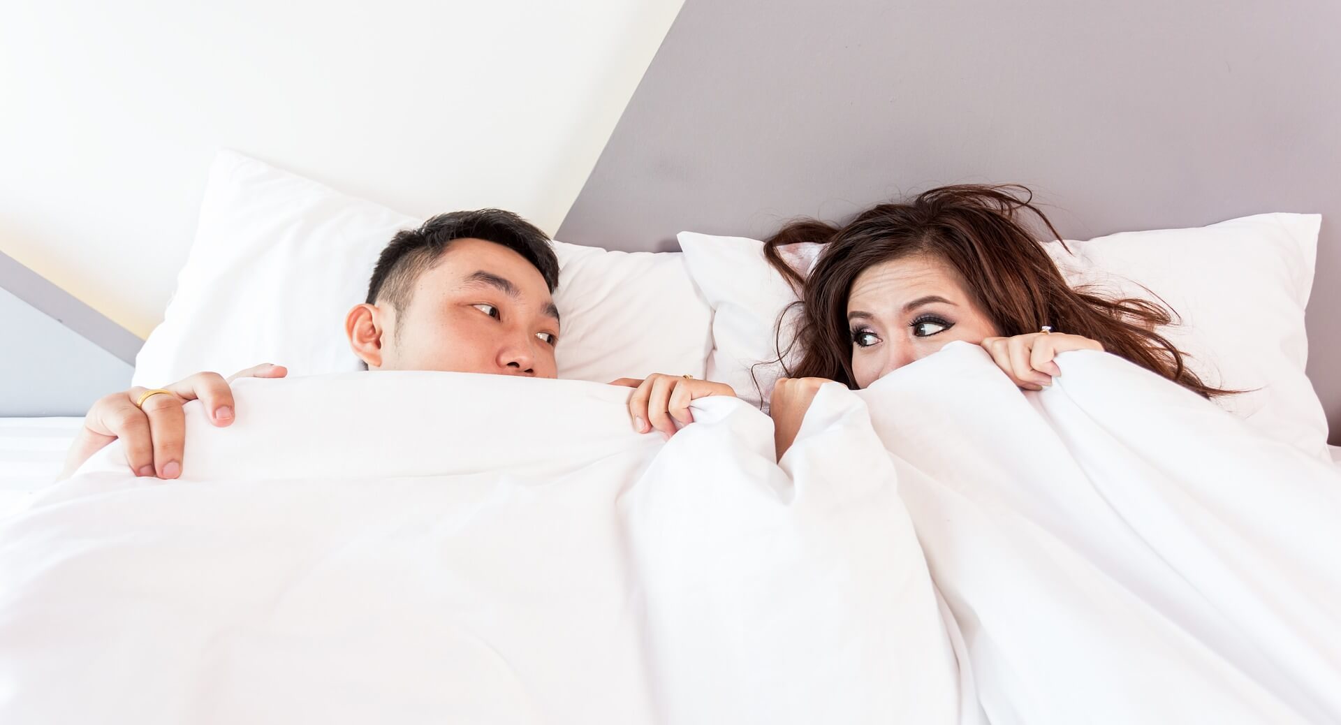 couple-hotel-bedding-duvet-luxury-down