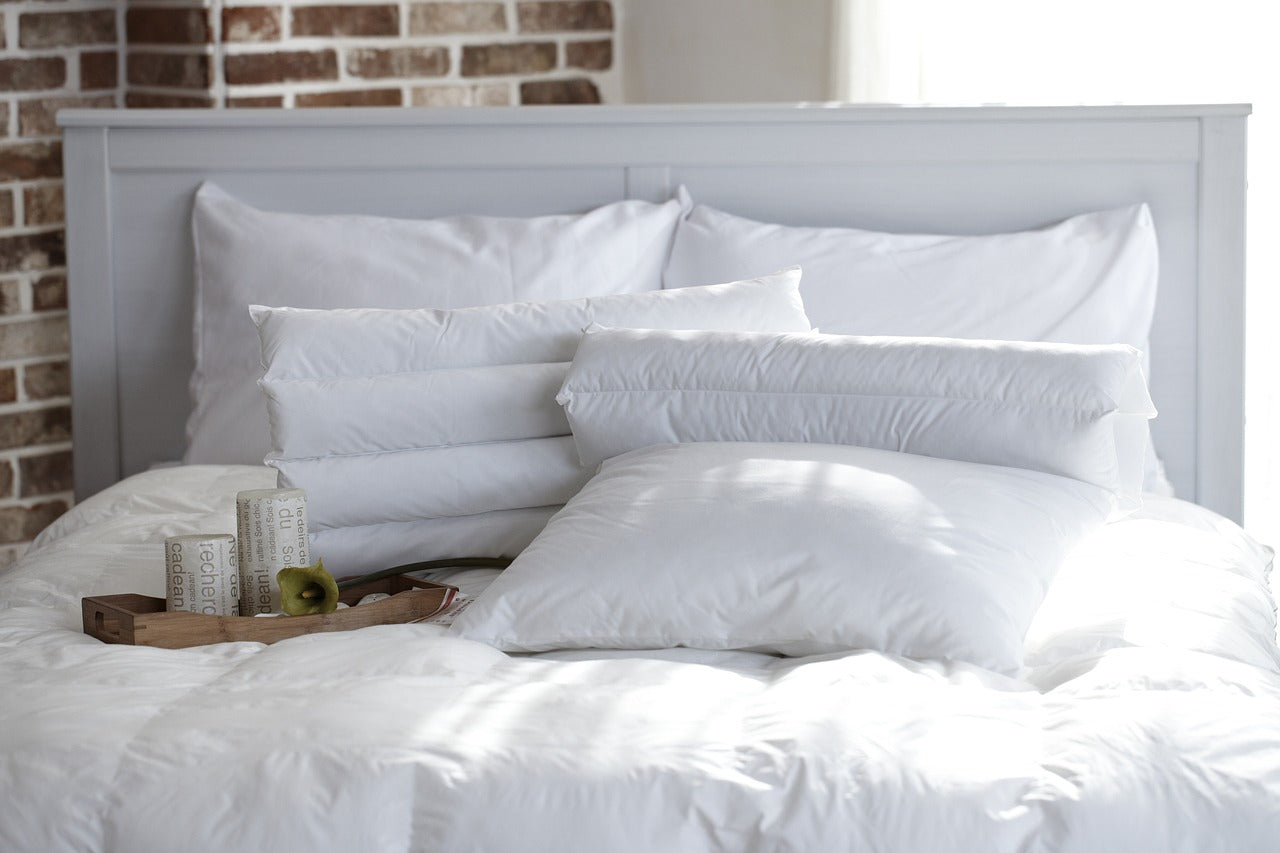 A Quick Guide to Choosing the Right Pillow for Better Sleep